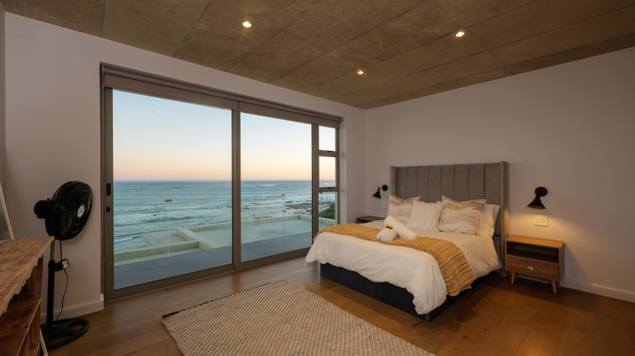 5 Bedroom Property for Sale in Suiderstrand Western Cape